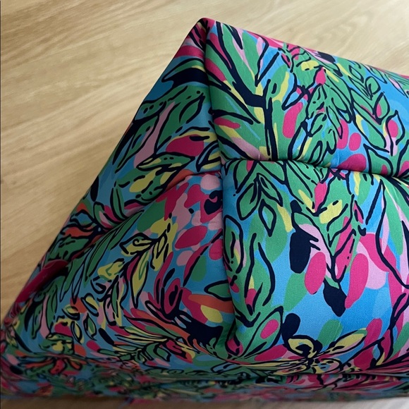 Lilly Pulitzer Pink and Blue Floral Tote - Picture 7 of 16